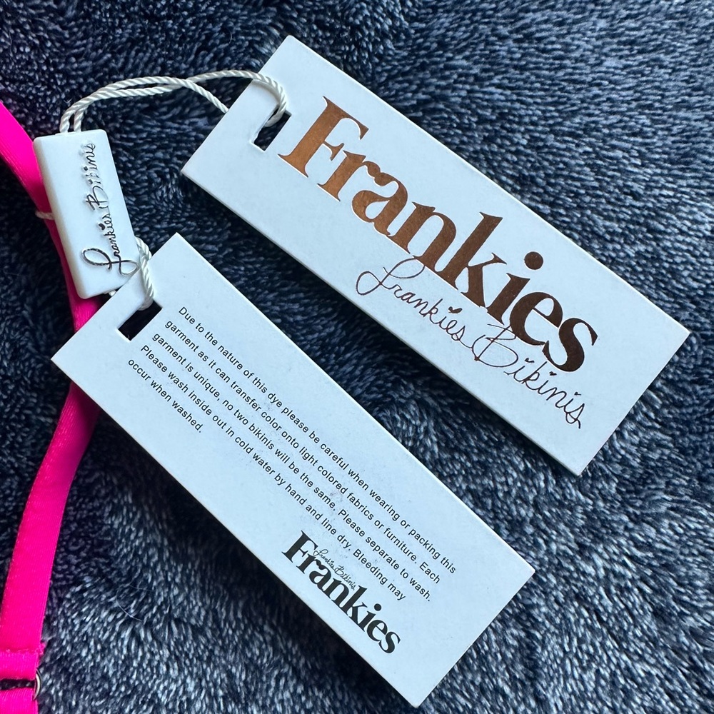 Frankies Bikinis Bright Pink Cheeky Bikini Size Small - Picture 2 of 6
